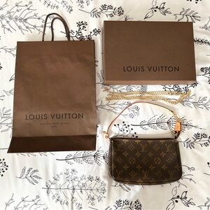 Louis Vuitton with original packaging. Gently loved. FREE & Fast shipping!